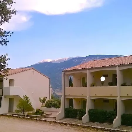 Mont-ventoux, Provence, Avec Vue Panoramique Et Piscine