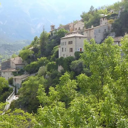 Mont-ventoux, Provence, Avec Vue Panoramique Et Piscine *