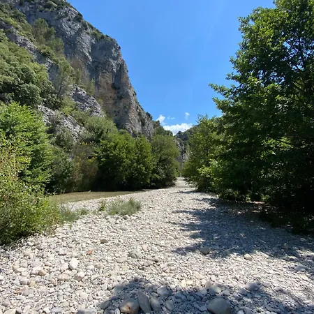 Mont-ventoux, Provence, Avec Vue Panoramique Et Piscine Apartment