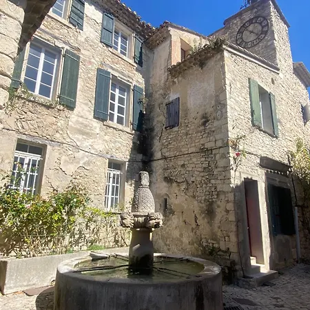 Mont-ventoux, Provence, Avec Vue Panoramique Et Piscine