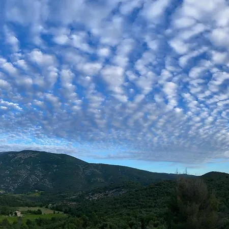 Mont-ventoux, Provence, Avec Vue Panoramique Et Piscine *
