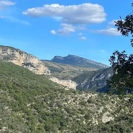 Mont-ventoux, Provence, Avec Vue Panoramique Et Piscine