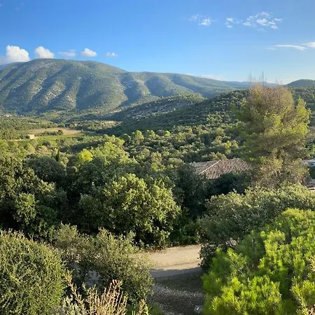 Mont-ventoux, Provence, Avec Vue Panoramique Et Piscine Apartment